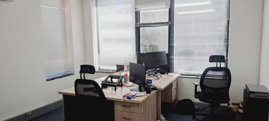 To Let commercial Property for Rent in Loevenstein Western Cape